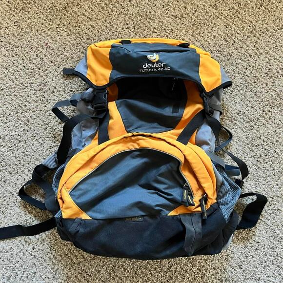 New Deuter Futura 42 AC Backpack Trekking Sack Yellow Gray Bag Rain Shield H20 - Picture 1 of 13